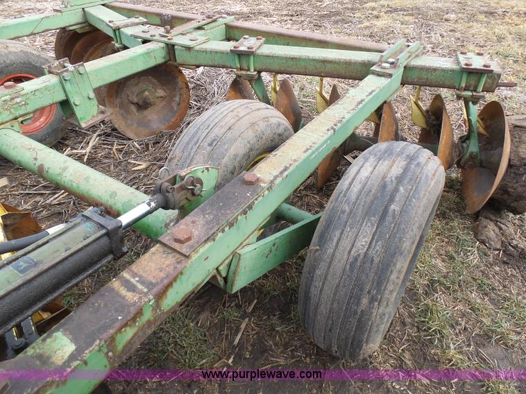 image for item L7066 John Deere disk