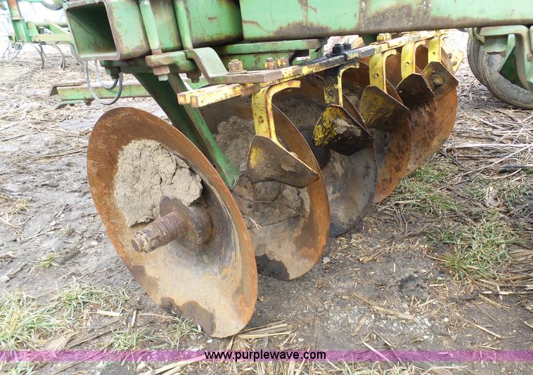 image for item L7066 John Deere disk