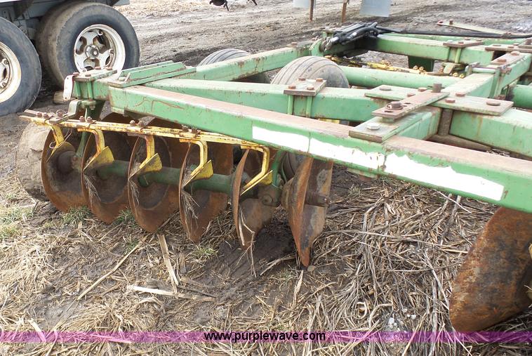 image for item L7066 John Deere disk