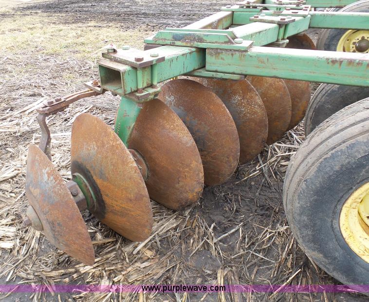 image for item L7066 John Deere disk