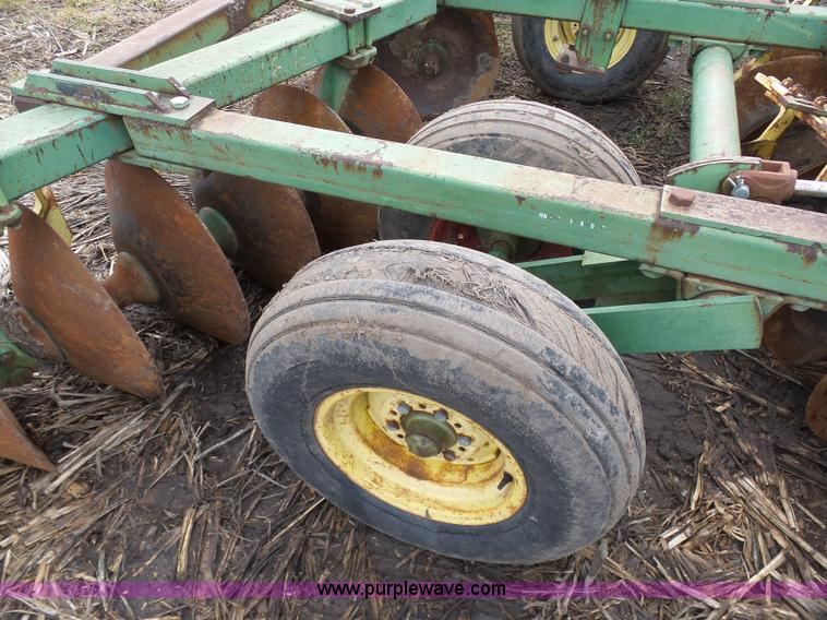 image for item L7066 John Deere disk