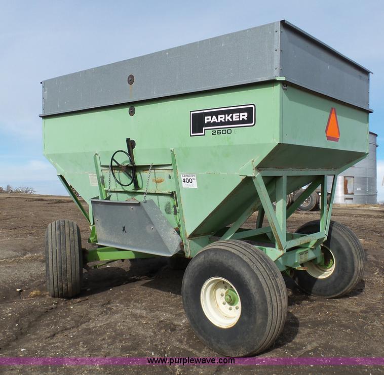 image for item L7067 Parker 2600 gravity wagon