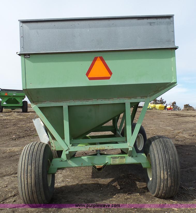 image for item L7067 Parker 2600 gravity wagon