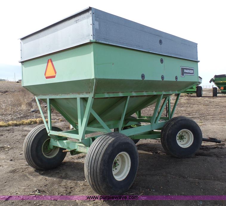 image for item L7067 Parker 2600 gravity wagon