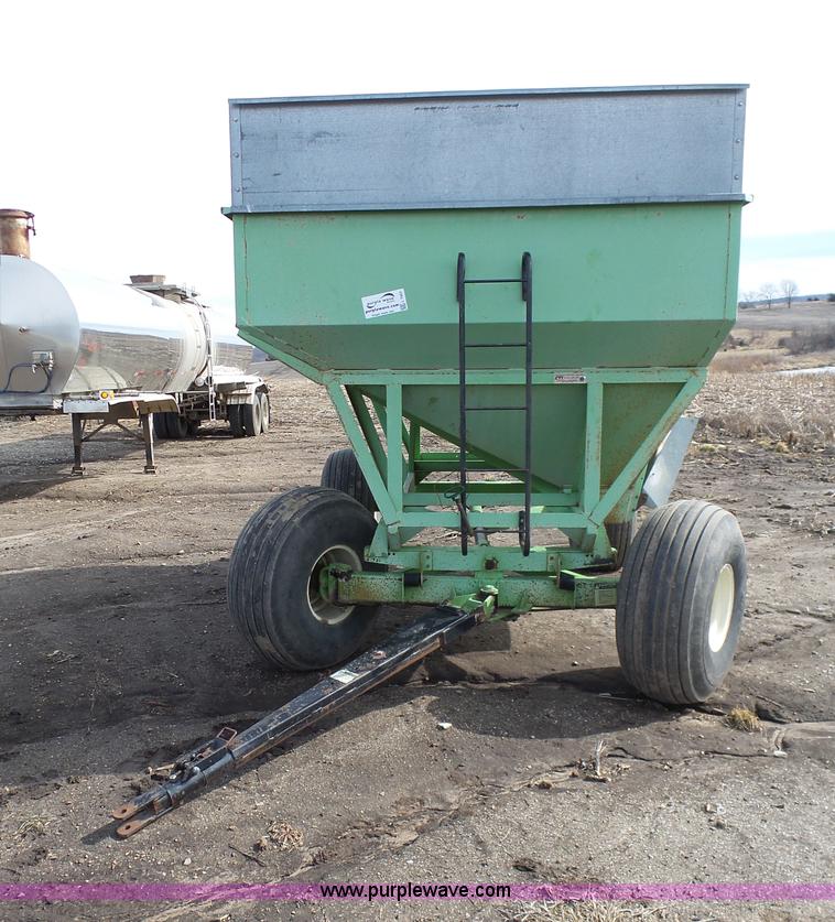 image for item L7067 Parker 2600 gravity wagon