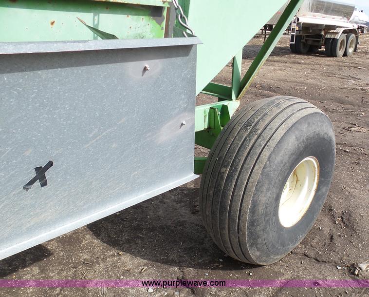 image for item L7067 Parker 2600 gravity wagon