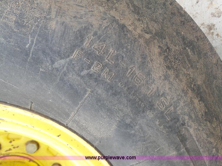 image for item L7070 1983 John Deere 4650 tractor