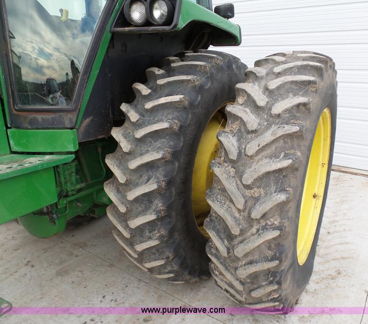 image for item L7070 1983 John Deere 4650 tractor