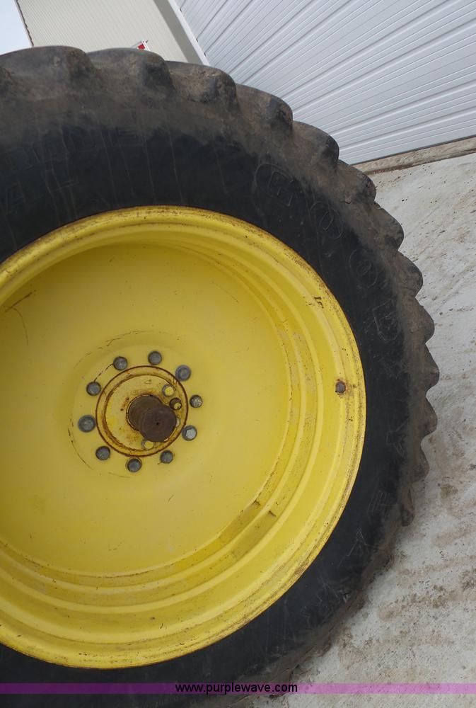 image for item L7070 1983 John Deere 4650 tractor