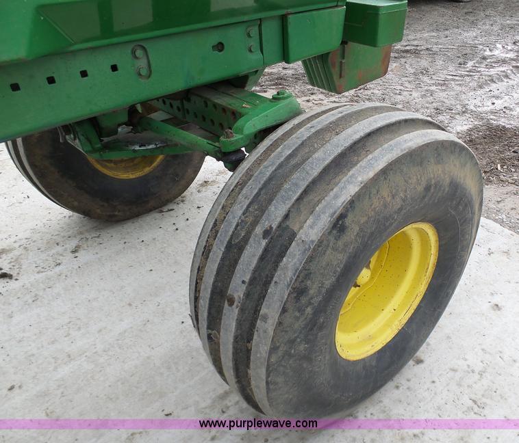 image for item L7070 1983 John Deere 4650 tractor