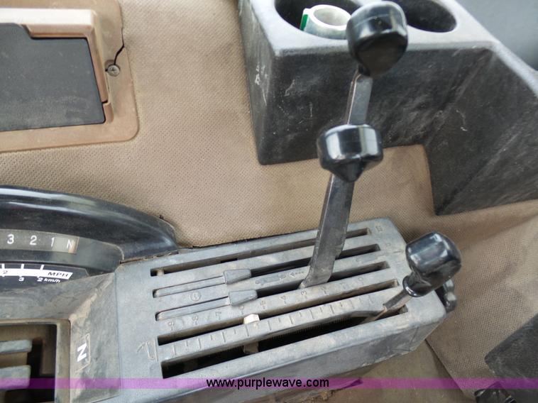 image for item L7070 1983 John Deere 4650 tractor