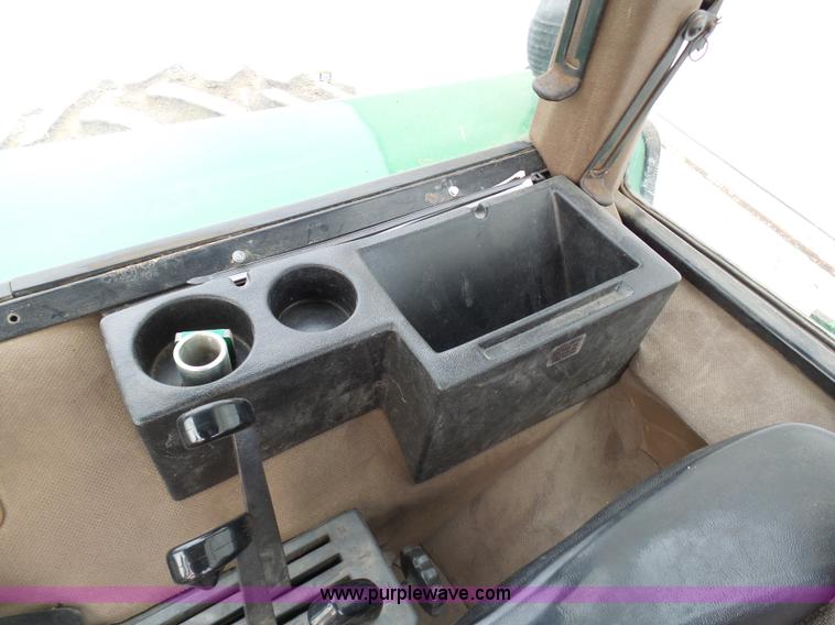 image for item L7070 1983 John Deere 4650 tractor