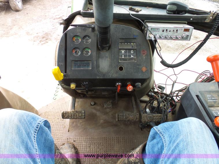 image for item L7070 1983 John Deere 4650 tractor