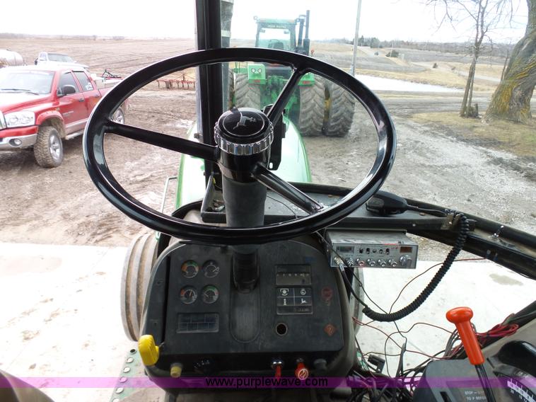 image for item L7070 1983 John Deere 4650 tractor