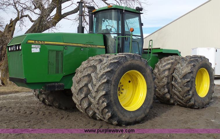 image for item L7071 1993 John Deere 8970 4WD tractor