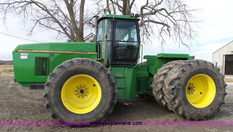 image for item L7071 1993 John Deere 8970 4WD tractor