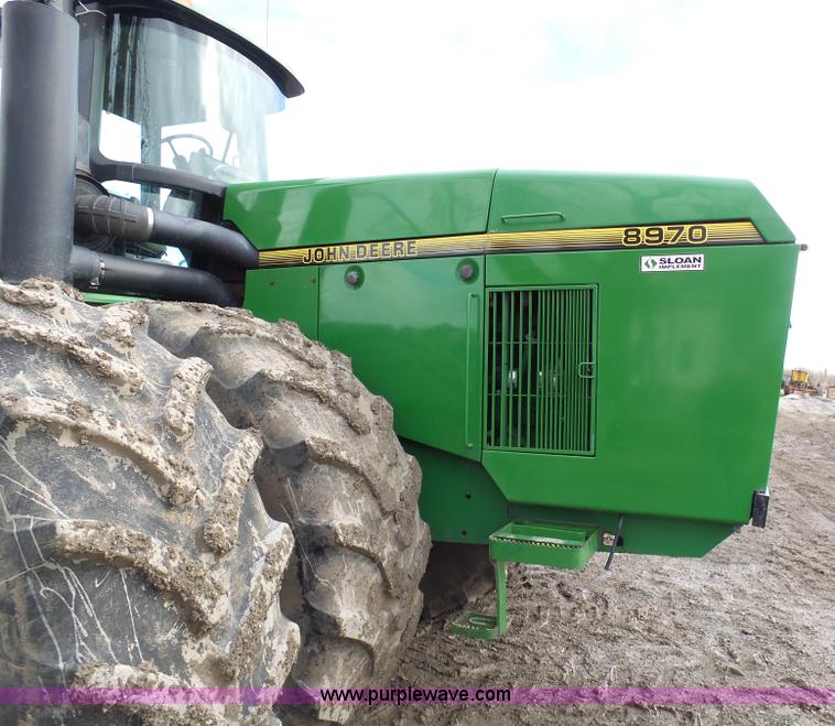 image for item L7071 1993 John Deere 8970 4WD tractor
