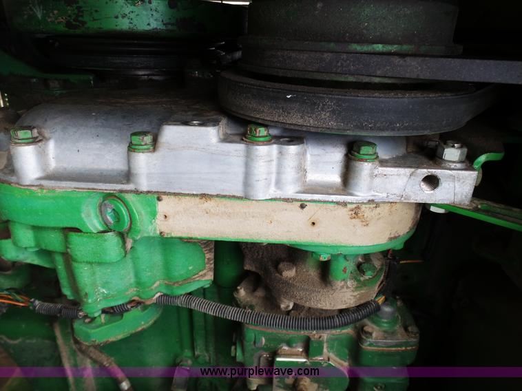 image for item L7071 1993 John Deere 8970 4WD tractor