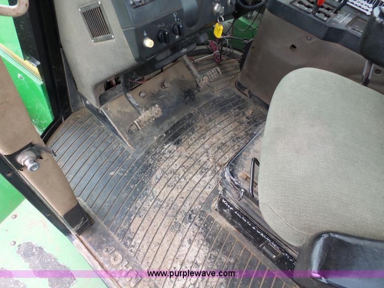 image for item L7071 1993 John Deere 8970 4WD tractor