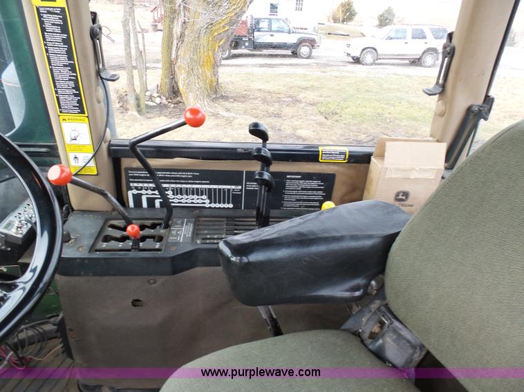 image for item L7071 1993 John Deere 8970 4WD tractor
