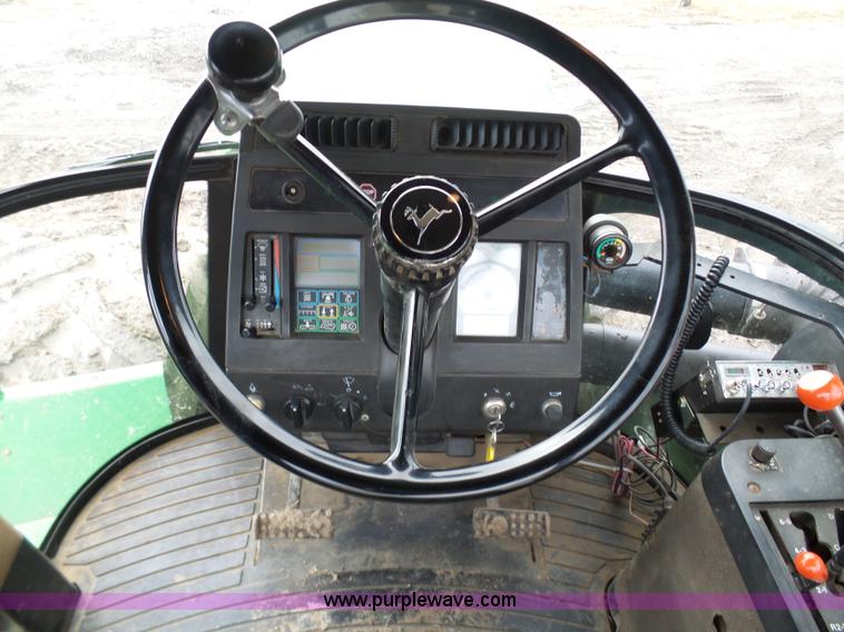 image for item L7071 1993 John Deere 8970 4WD tractor