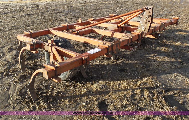 image for item L7077 Chisel plow