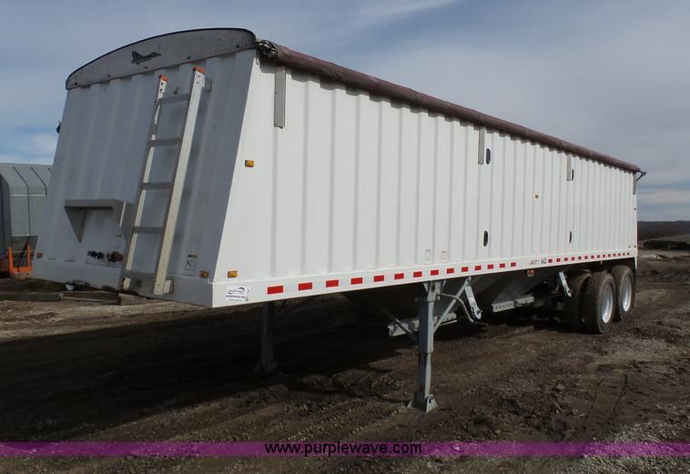 image for item L7081 2006 Jet double hopper grain trailer