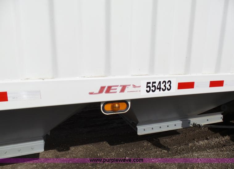 image for item L7081 2006 Jet double hopper grain trailer