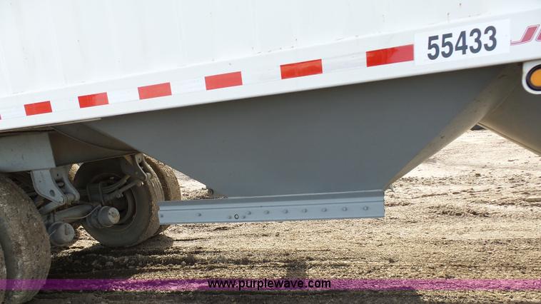 image for item L7081 2006 Jet double hopper grain trailer