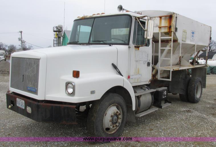 image for item L7104 1995 Volvo WG seed tender truck