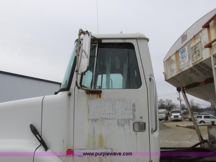 image for item L7104 1995 Volvo WG seed tender truck