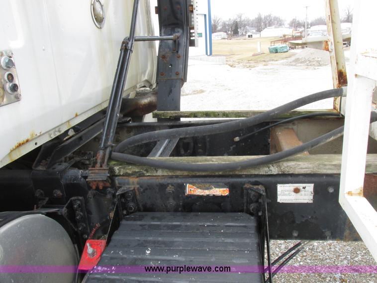 image for item L7104 1995 Volvo WG seed tender truck