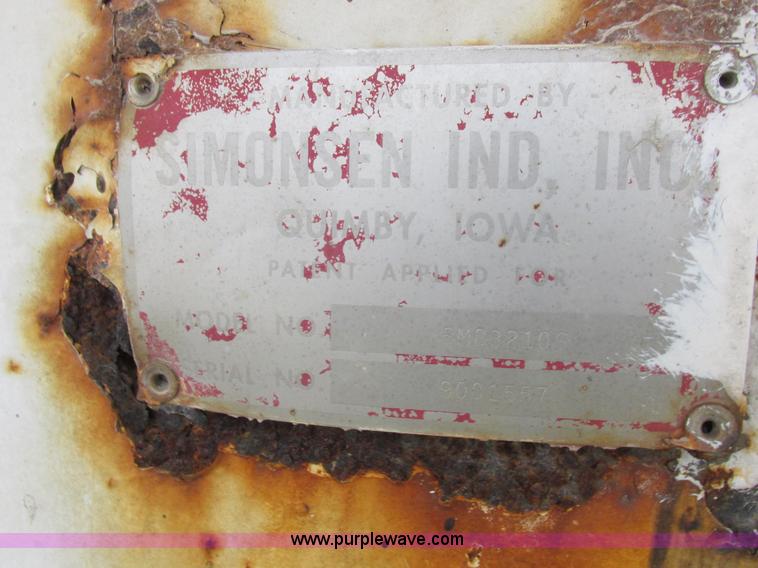 image for item L7104 1995 Volvo WG seed tender truck