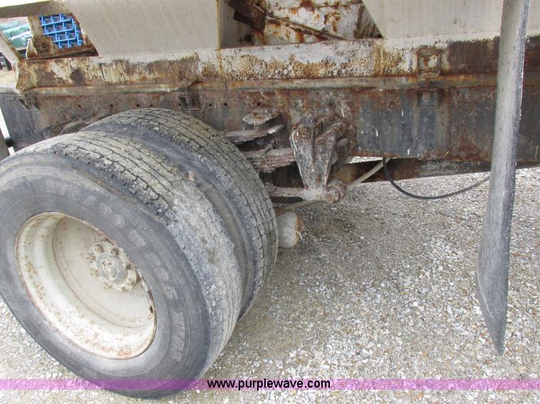 image for item L7104 1995 Volvo WG seed tender truck