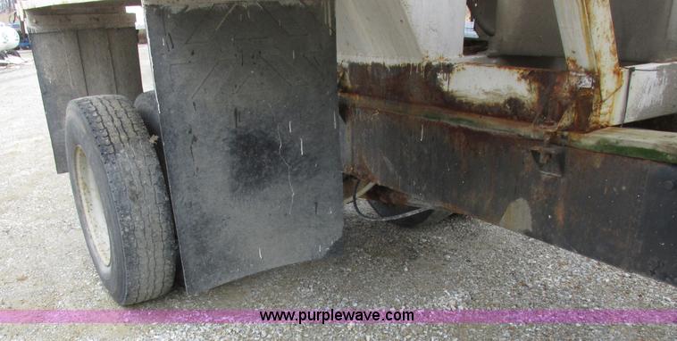 image for item L7104 1995 Volvo WG seed tender truck