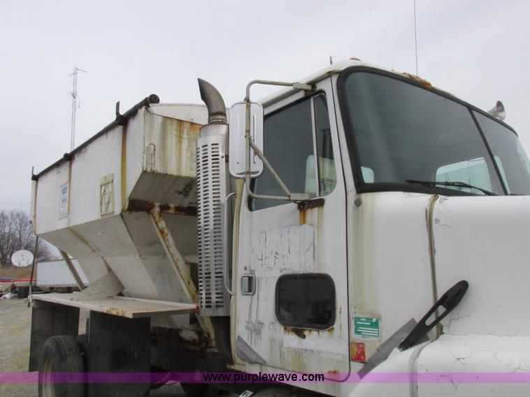 image for item L7104 1995 Volvo WG seed tender truck