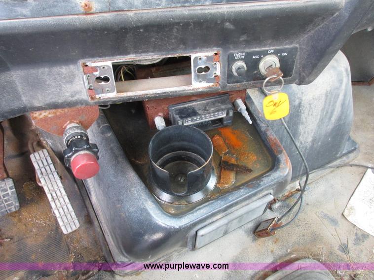 image for item L7104 1995 Volvo WG seed tender truck