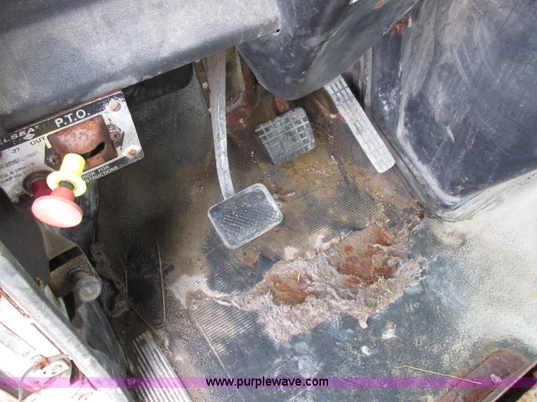 image for item L7104 1995 Volvo WG seed tender truck