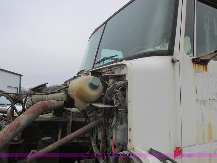 image for item L7104 1995 Volvo WG seed tender truck