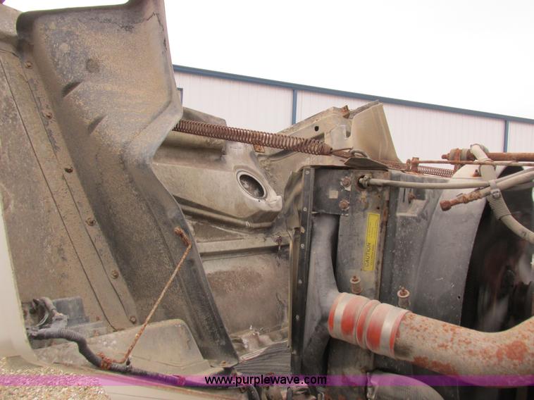 image for item L7104 1995 Volvo WG seed tender truck