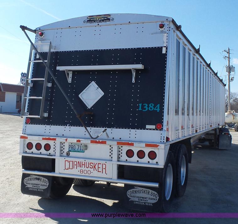 image for item L7108 2002 Corn Husker 800ALSR double hopper grain trailer