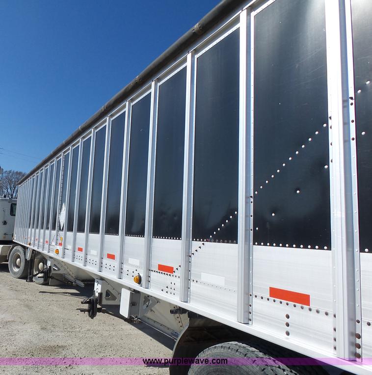 image for item L7108 2002 Corn Husker 800ALSR double hopper grain trailer