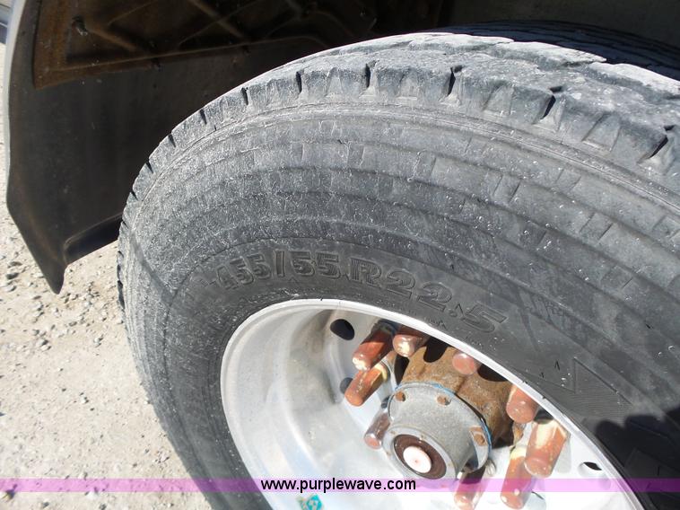 image for item L7108 2002 Corn Husker 800ALSR double hopper grain trailer