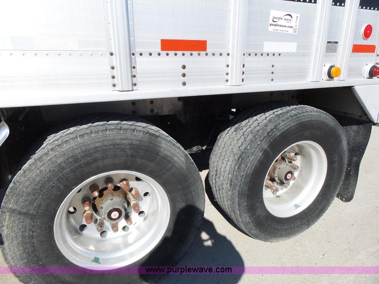 image for item L7108 2002 Corn Husker 800ALSR double hopper grain trailer