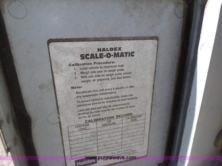 image for item L7108 2002 Corn Husker 800ALSR double hopper grain trailer