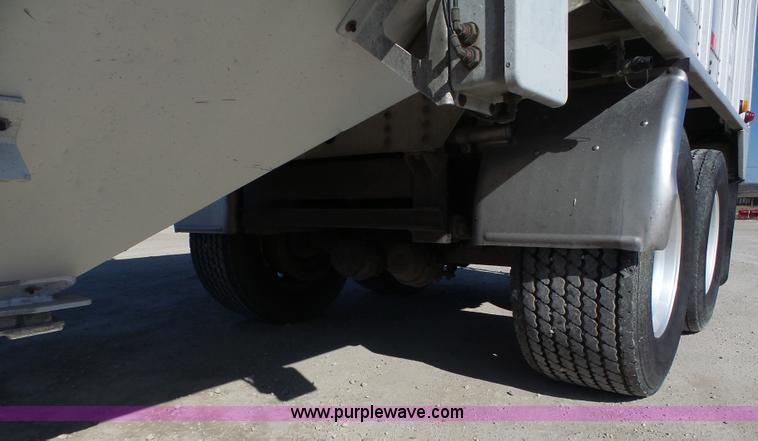 image for item L7108 2002 Corn Husker 800ALSR double hopper grain trailer