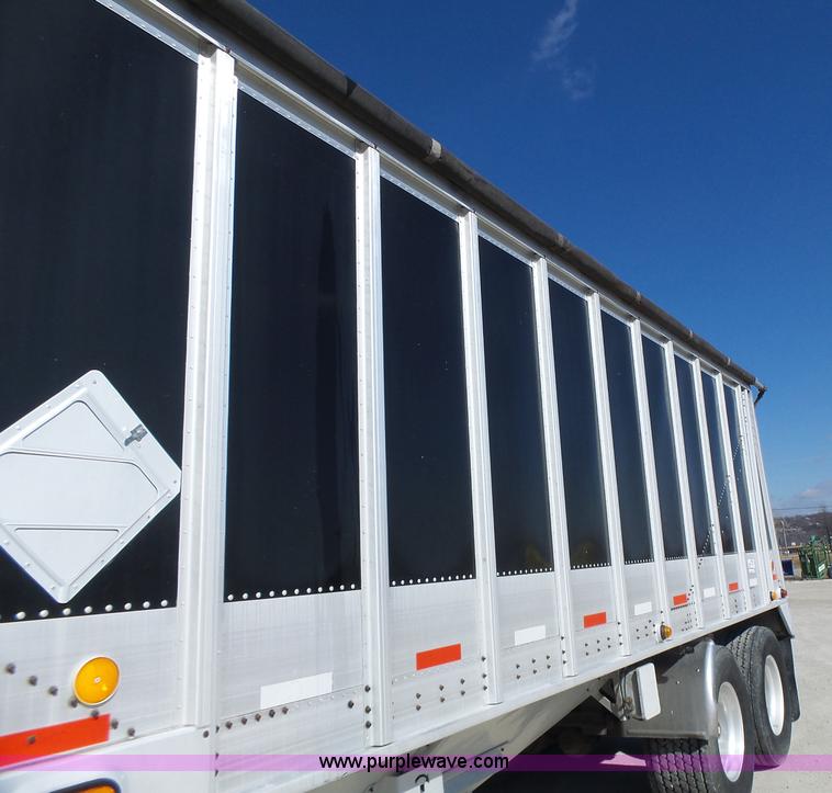 image for item L7108 2002 Corn Husker 800ALSR double hopper grain trailer