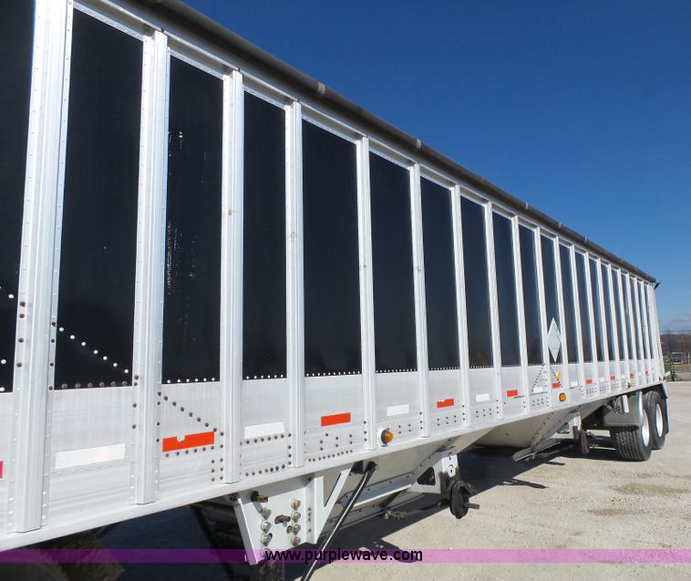 image for item L7108 2002 Corn Husker 800ALSR double hopper grain trailer