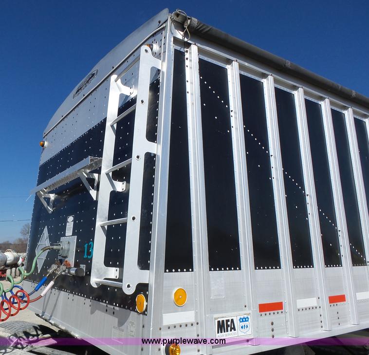 image for item L7108 2002 Corn Husker 800ALSR double hopper grain trailer