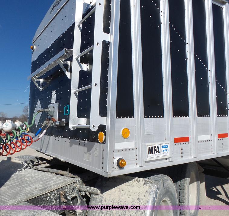 image for item L7108 2002 Corn Husker 800ALSR double hopper grain trailer